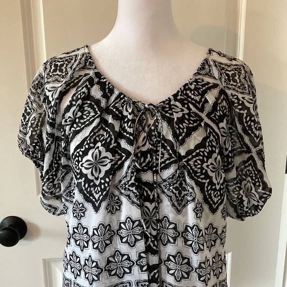 Christopher & Bank small blouse short sleeves black and white - Picture 2 of 12